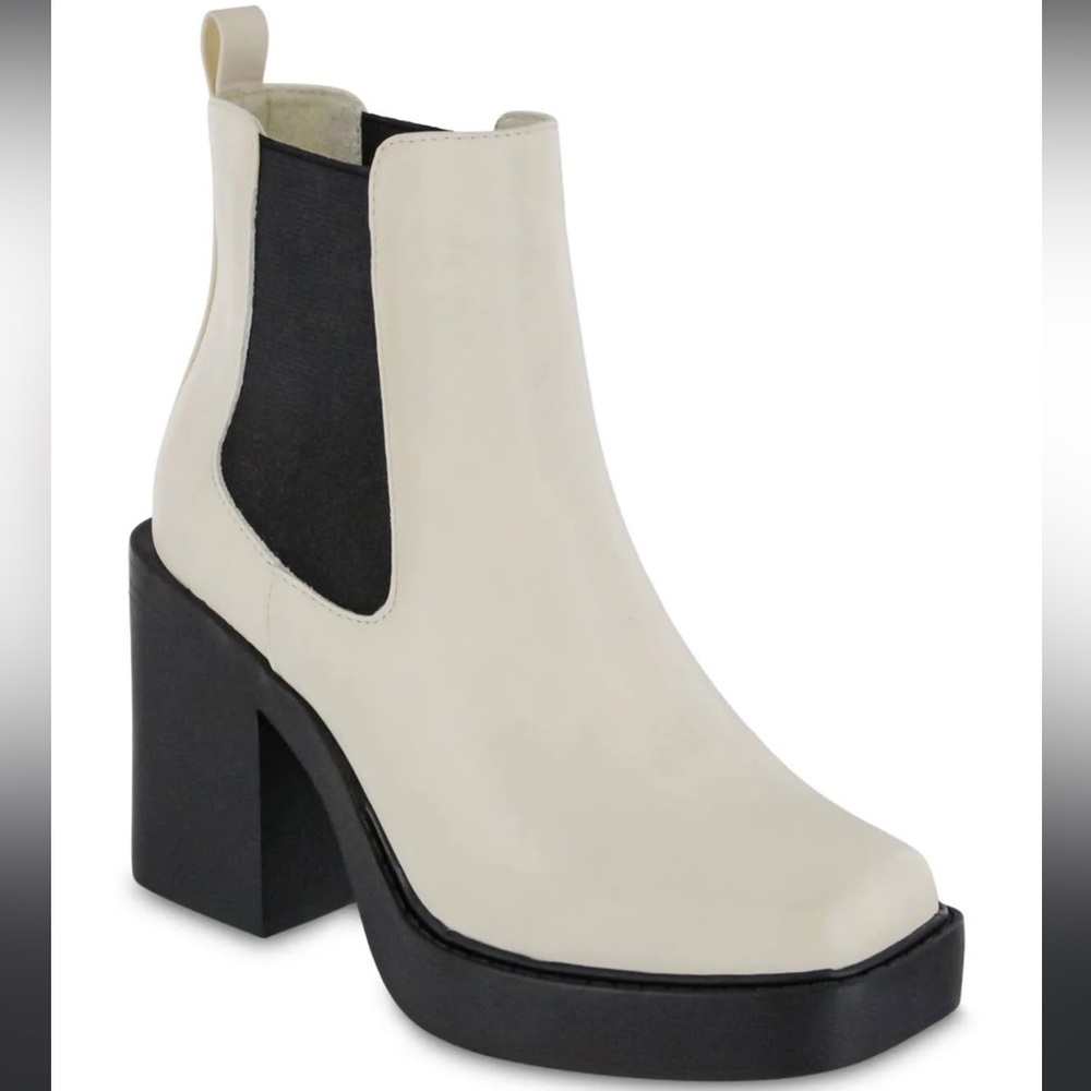 NWT Mia Dru Off White Platform Bootie